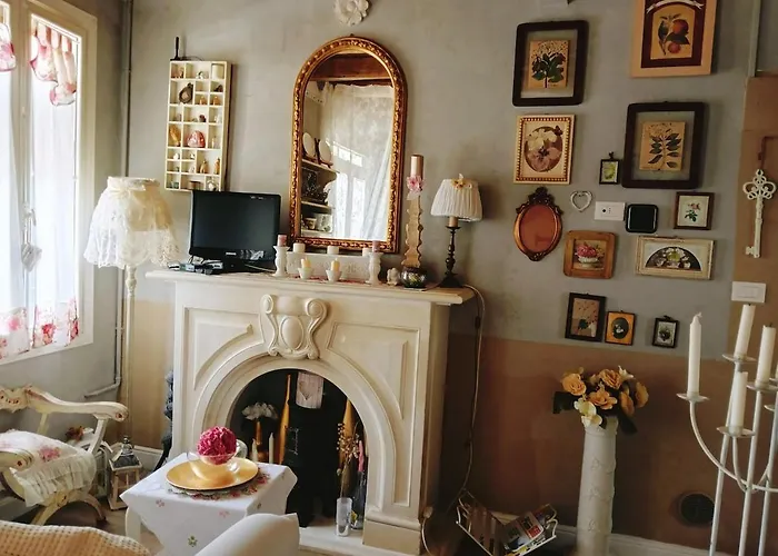 Piccola Casa Shabby 500m Castello Di 아파트 에스테