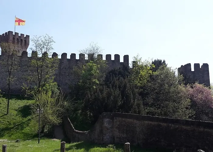 Piccola Casa Shabby 500m Castello Di 아파트 *